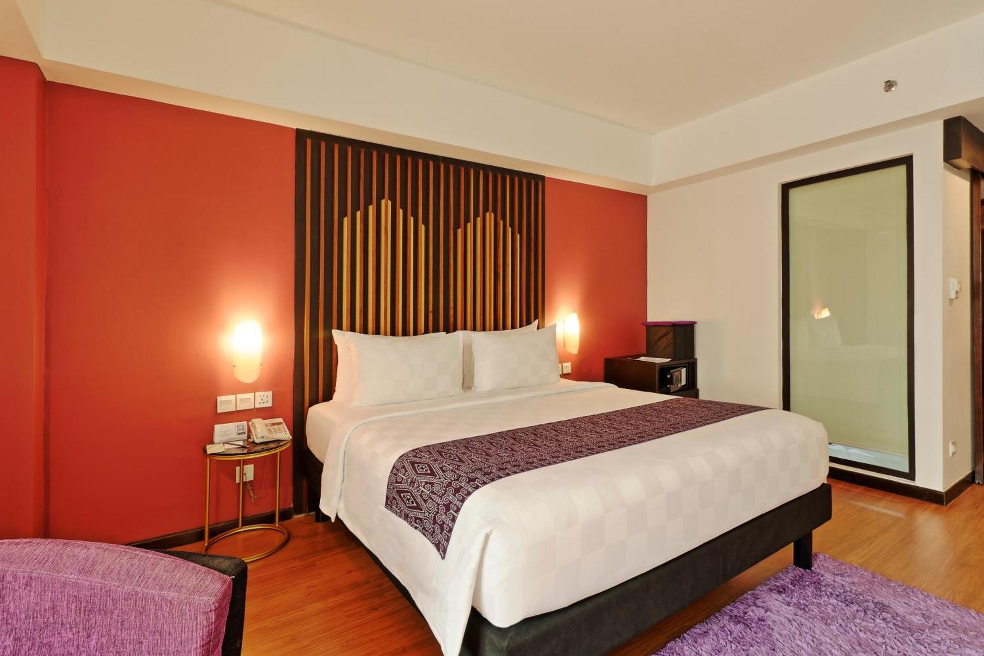 Mercure Pontianak City Center Экстерьер фото