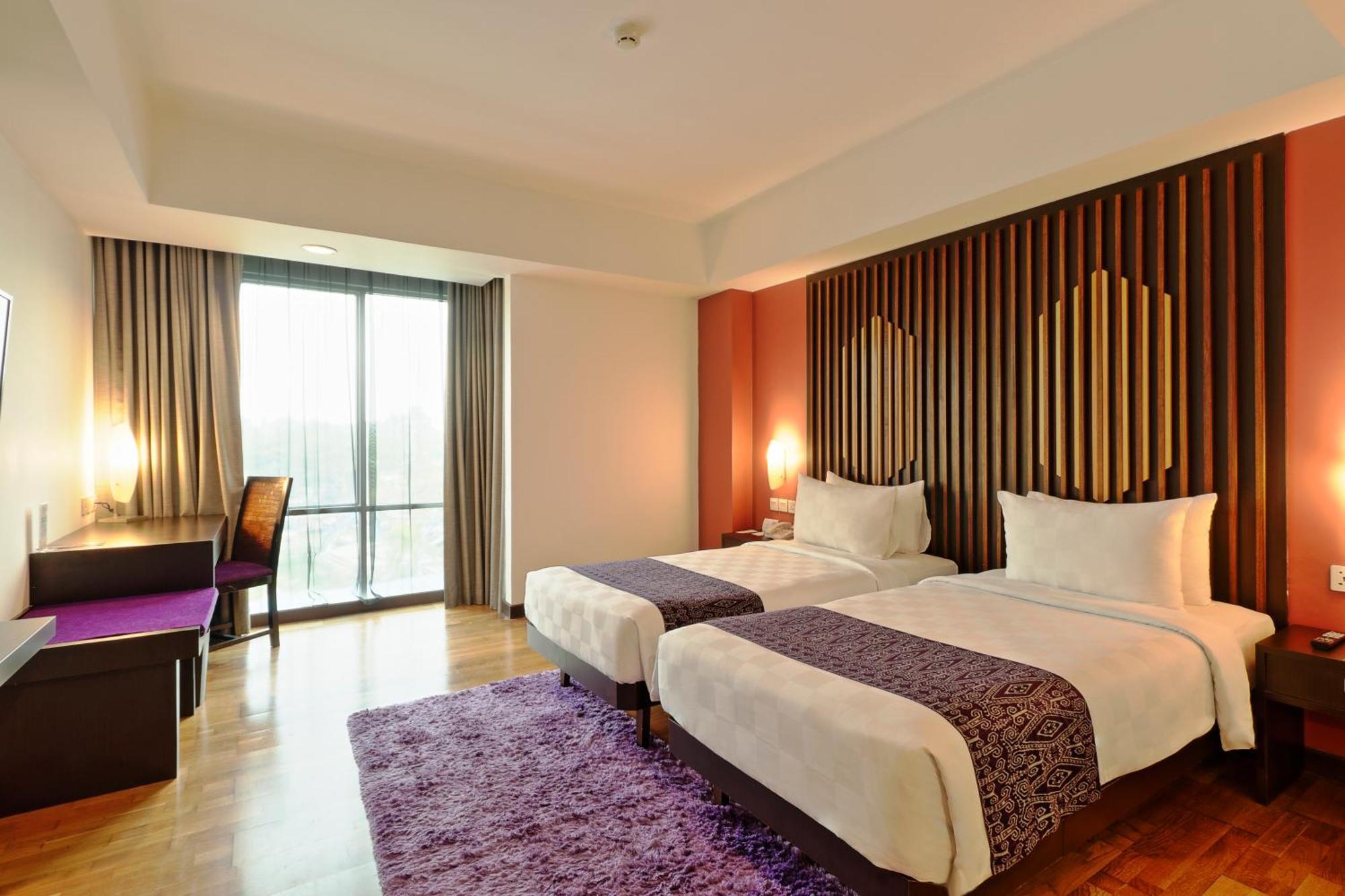 Mercure Pontianak City Center Экстерьер фото