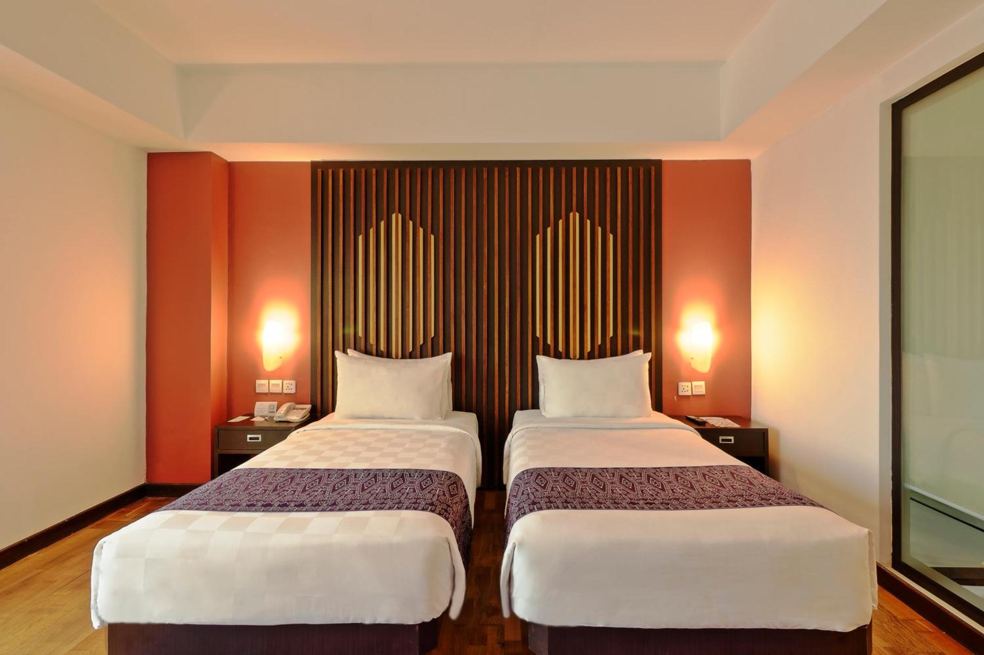 Mercure Pontianak City Center Экстерьер фото